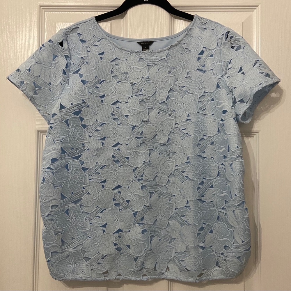 ANN TAYLOR Lace Blue Top Sz. M